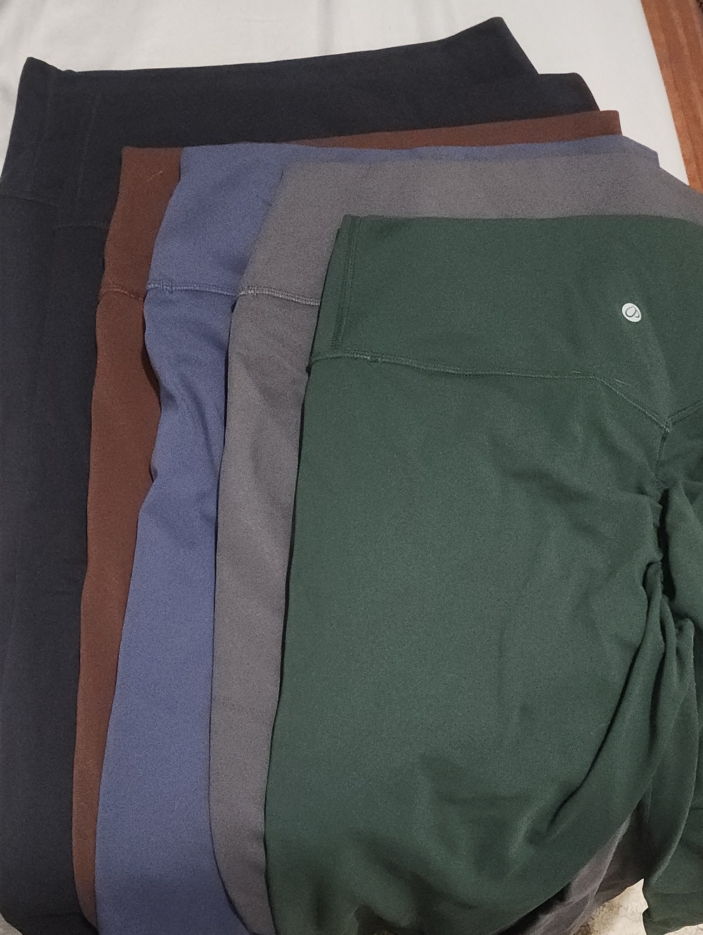 6 Pairs Of 25" CRZ Yoga Secretsculpt Leggings - Size M